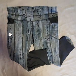 Athleta Be Free Tribal Pattern Capri